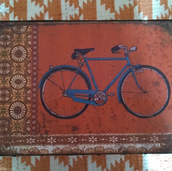 Unique Storage Box - Picture 10 of 12